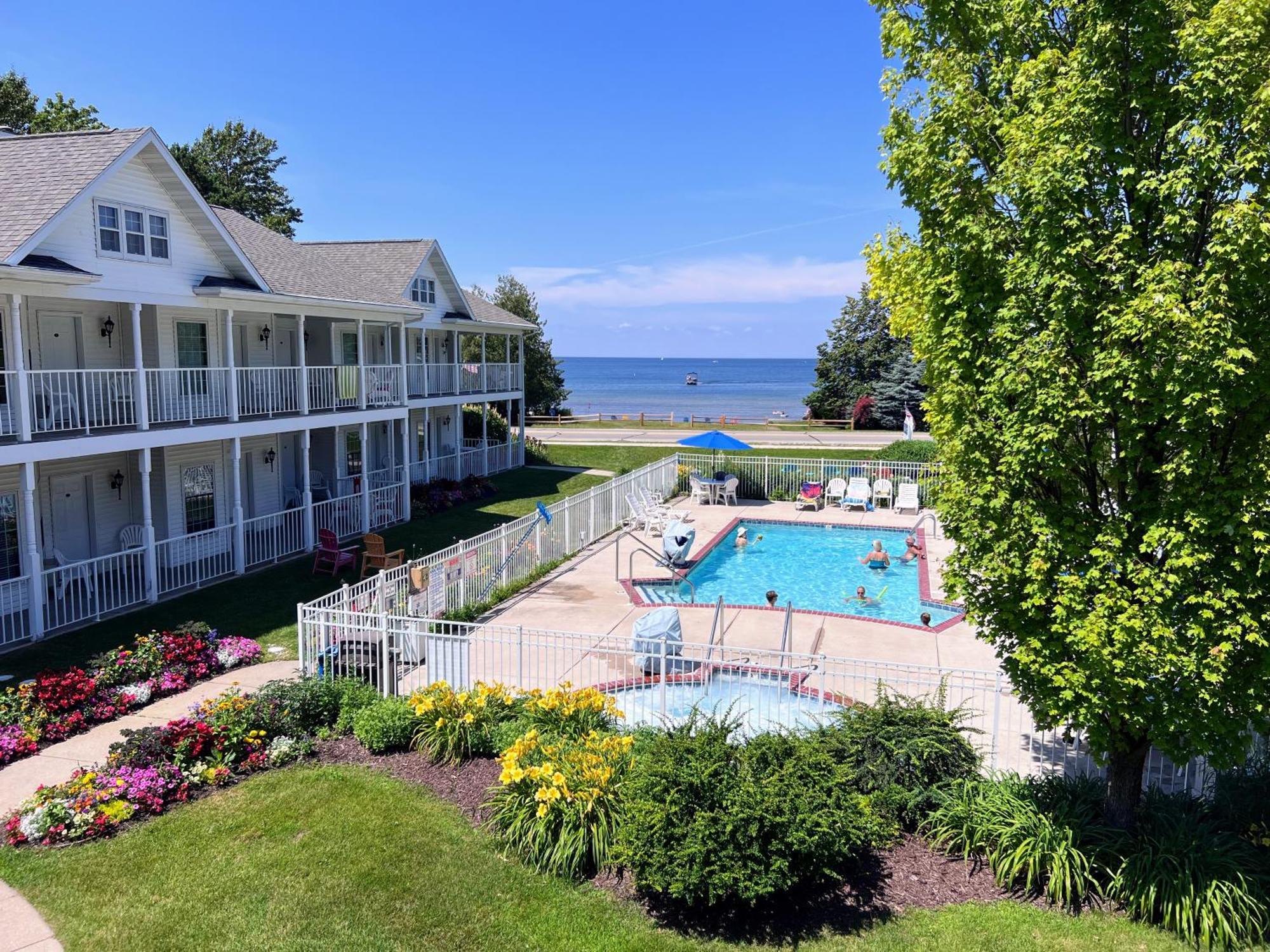 Bay Breeze Resort Ephraim Eksteriør bilde