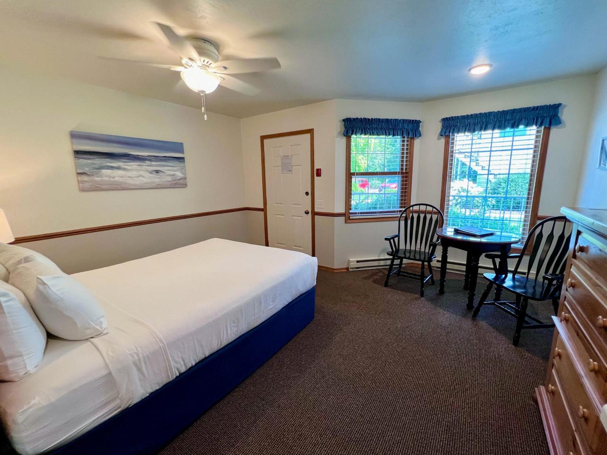 Bay Breeze Resort Ephraim Eksteriør bilde
